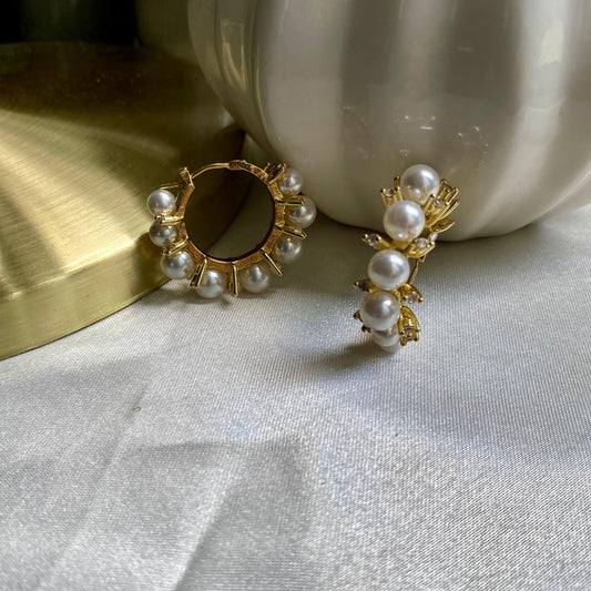SHINY PEARL HOOPS