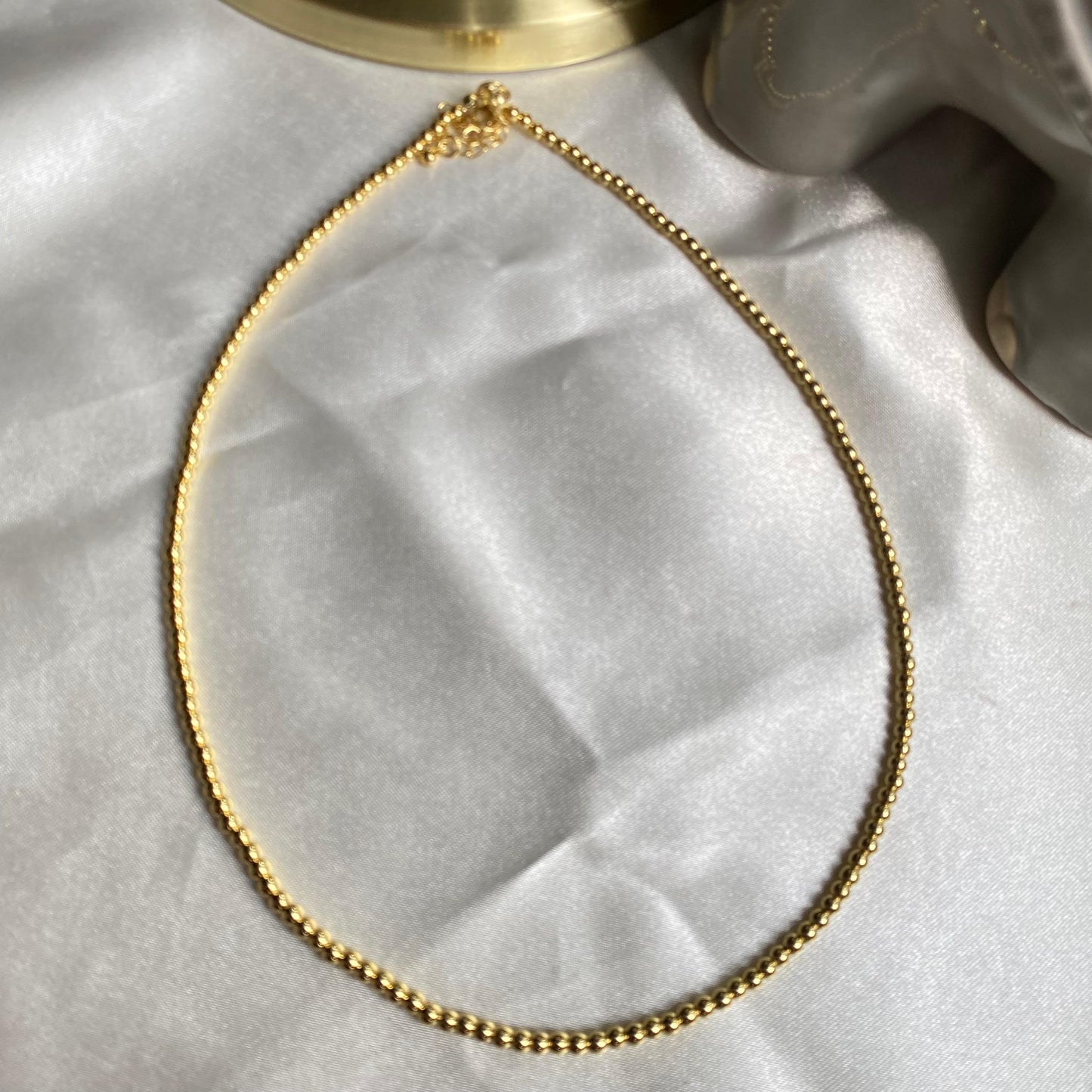B SIMPLE NECKLACE